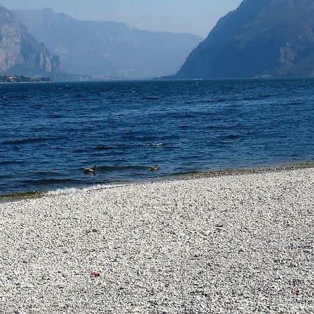 לינה וארוחת בוקר Le Farfalle 3*