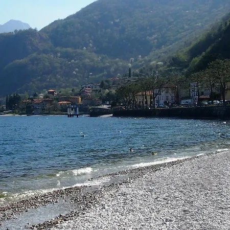 Alojamento de Acomodação e Pequeno-almoço Le Farfalle 3*